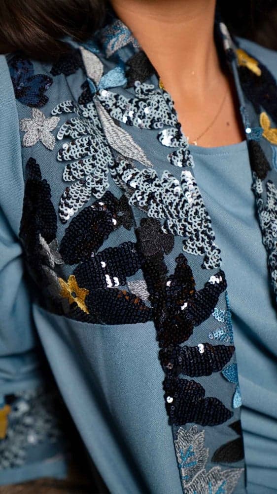 جلابية مفتوحة بفستان داخلي