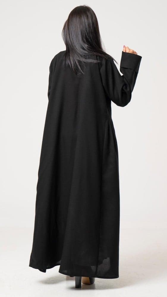 عباية بكسرات جانبية