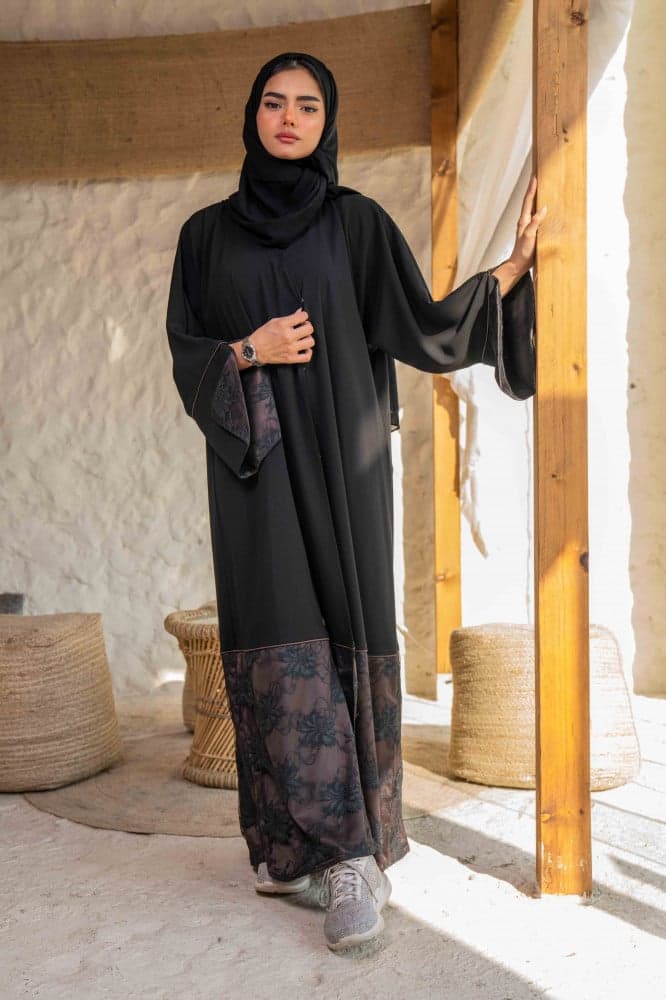 عبايه بدانتيل