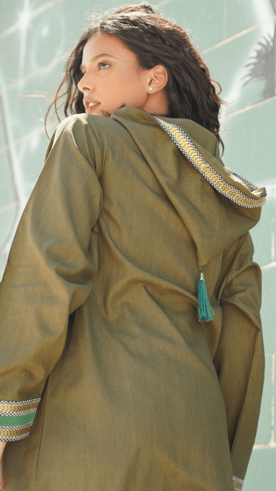 عبايه زيتي بقبعة سدو