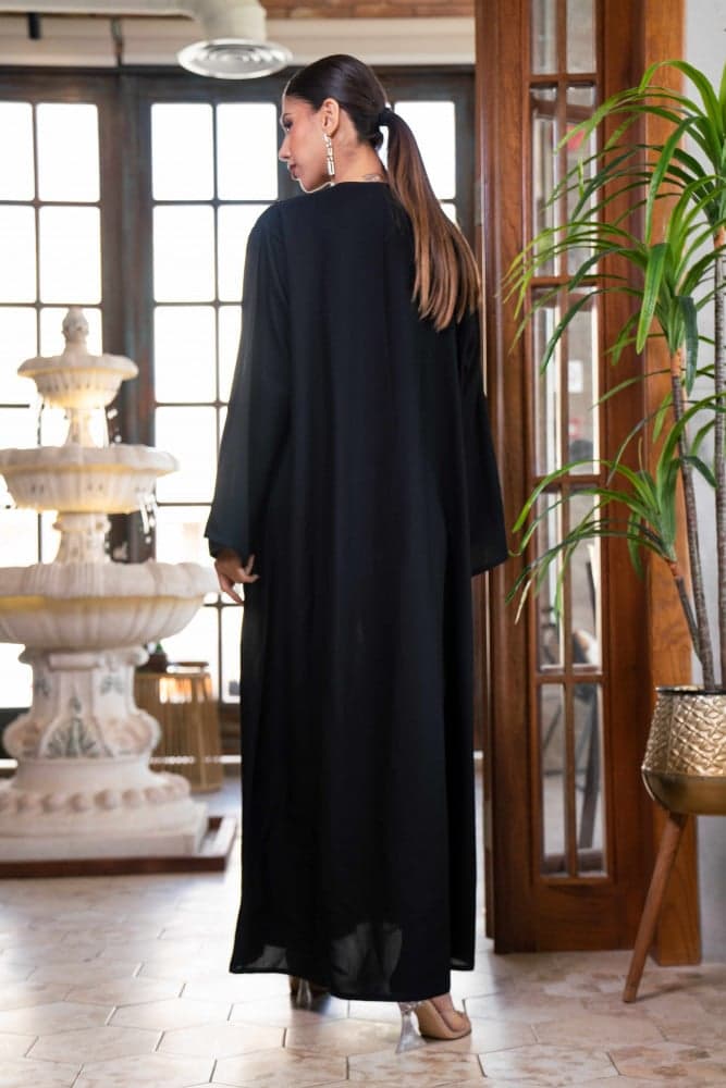 عبايه قصه جاكيت مزينة باللون النيلي