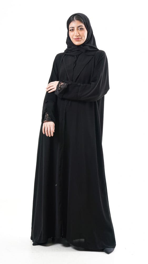 عباية باكمام دانتيل مزينة بلولو اسود