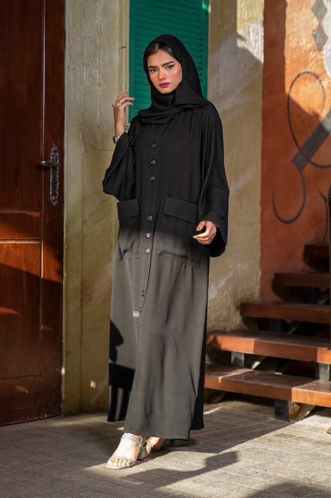 عباية بأزره وجيوب أسود