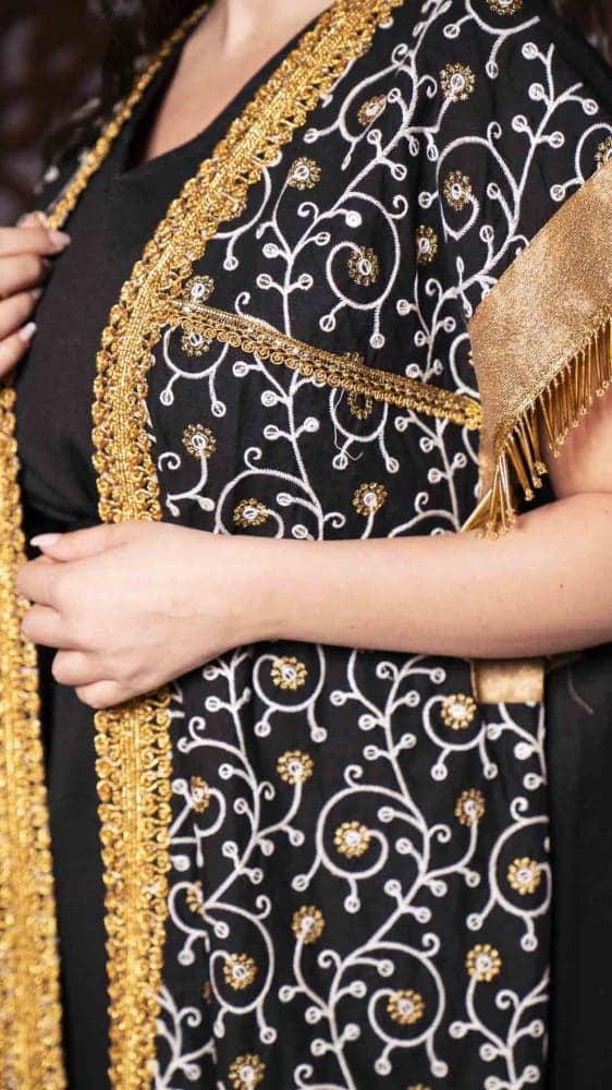 جلابية مطرزه قطعتين