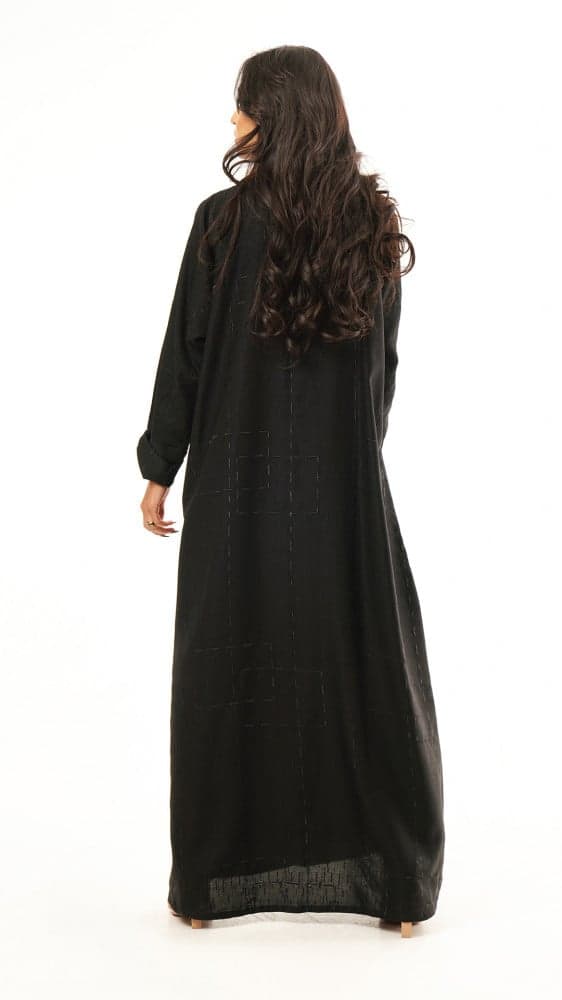 عباية بخطوط مربعات من نفس الخامة