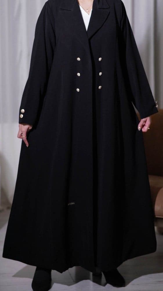 عباية رسمية بأزرة ذهبية