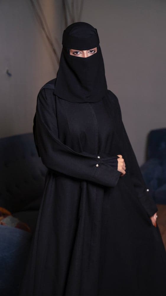 عباية بجيوب بأكسسوار اكمام