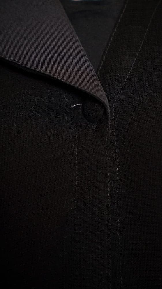 عبايه نص ياقه بزره واحده