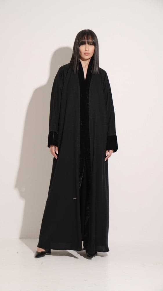 عباية شتوية مفتوحة مزينه بقطيف