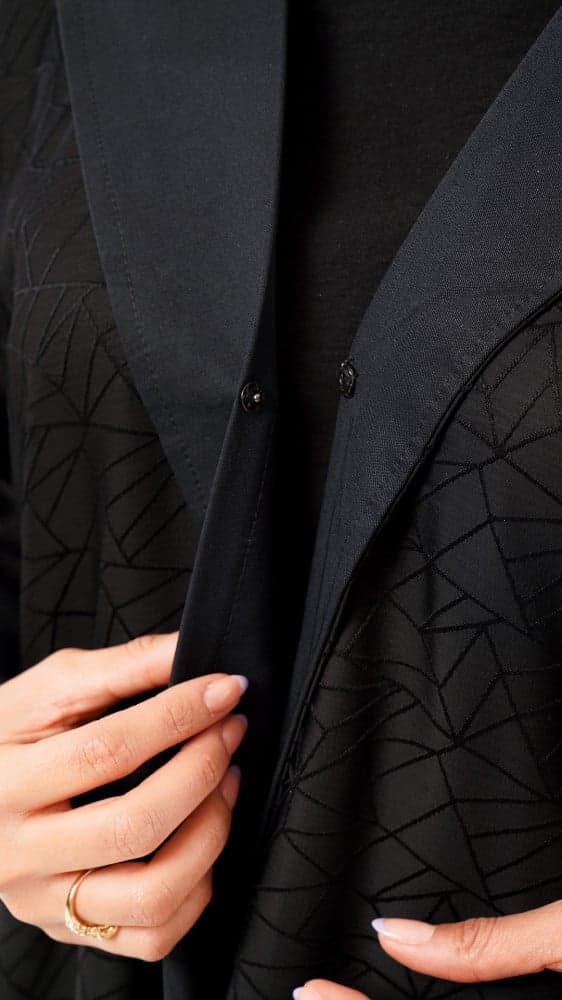 عباية برسوم معينات وياقه رسمية