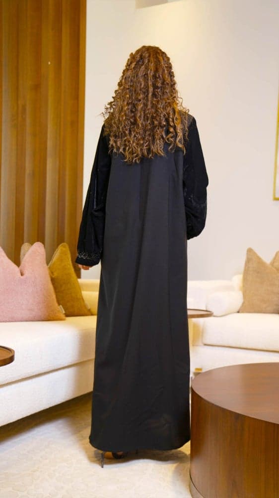 عباية شتوية باكمام مخمل شك