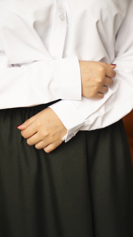 مريول متوسط زيتي تنورة وقميص