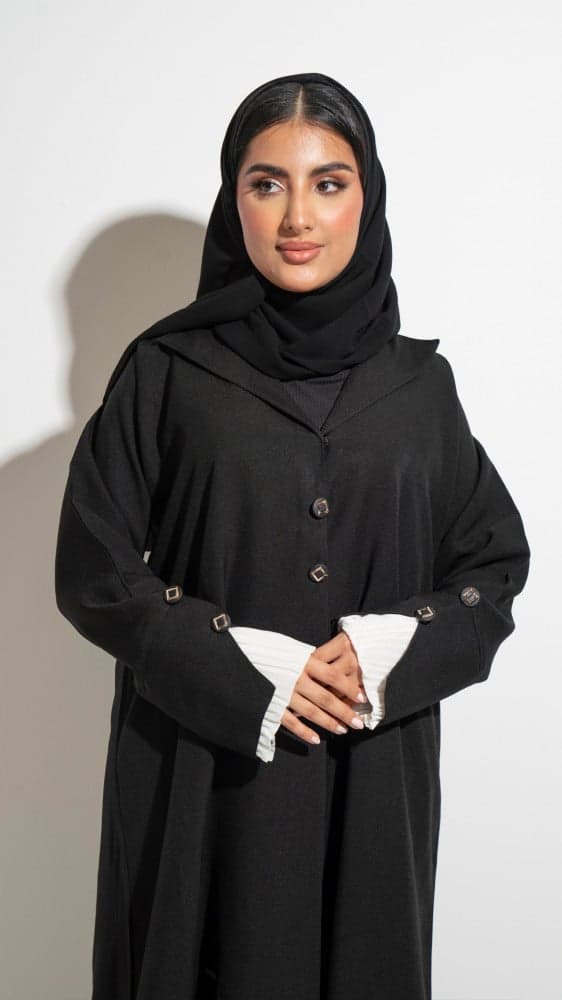 عباية سوداء رسمية باكمام بيضاء