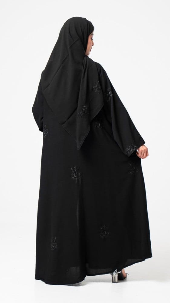 عباية بتطريز ورد أسود
