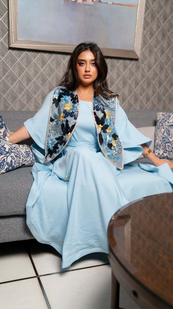 جلابية بقصة مطرزة باكمام منفوخة