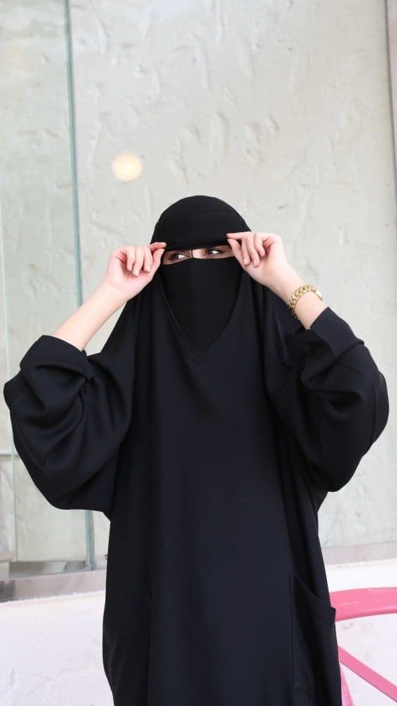 عباية رأس مغلقة بجيوب