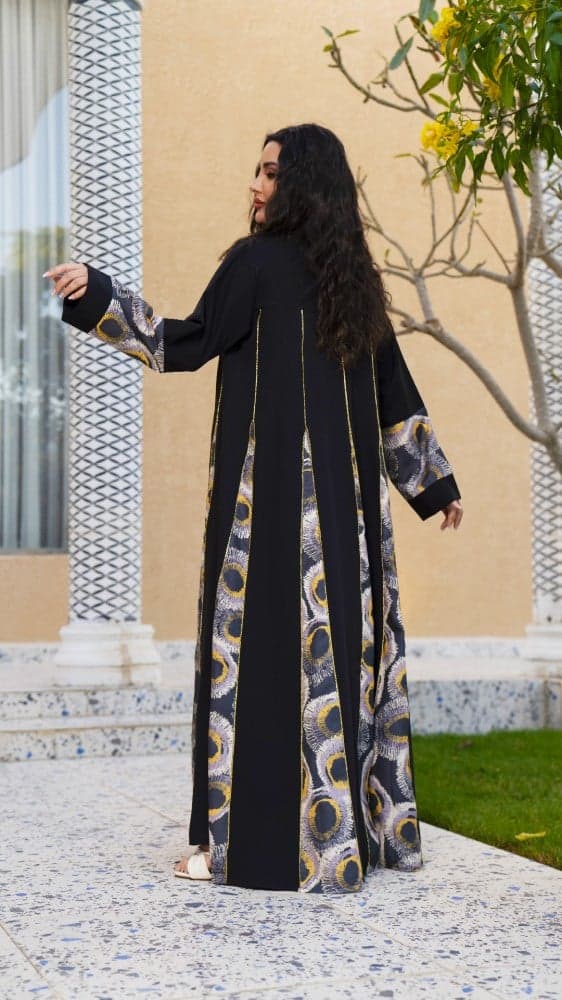 جلابية بلون أسود كلوش