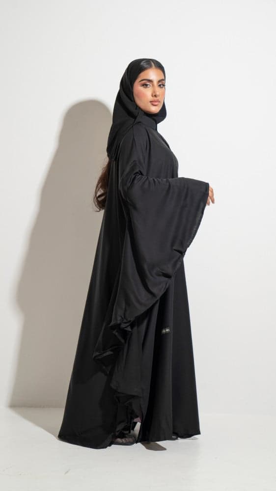 عباية باكمام جرسيه طويلة