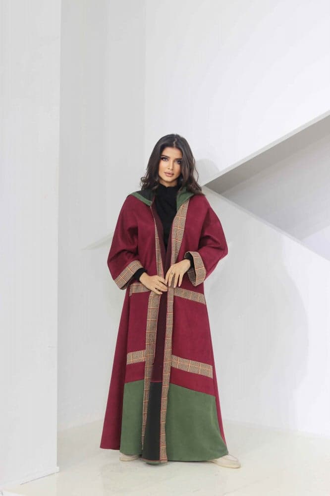 جاكيت عنابي بقبعه