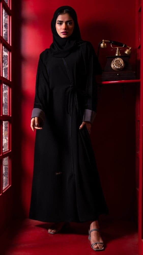 عباية كم شامواه و رباط على الخصر