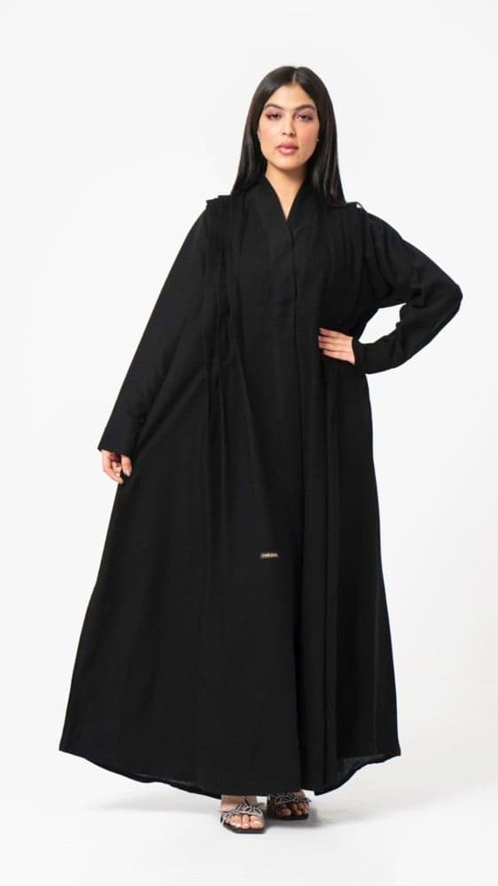 عباية تربل كلوش بصفطات على الكتف