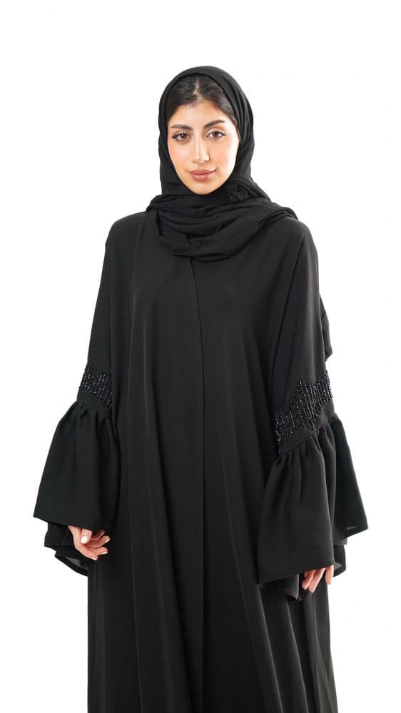 عباية باكمام كلوش مطرزه