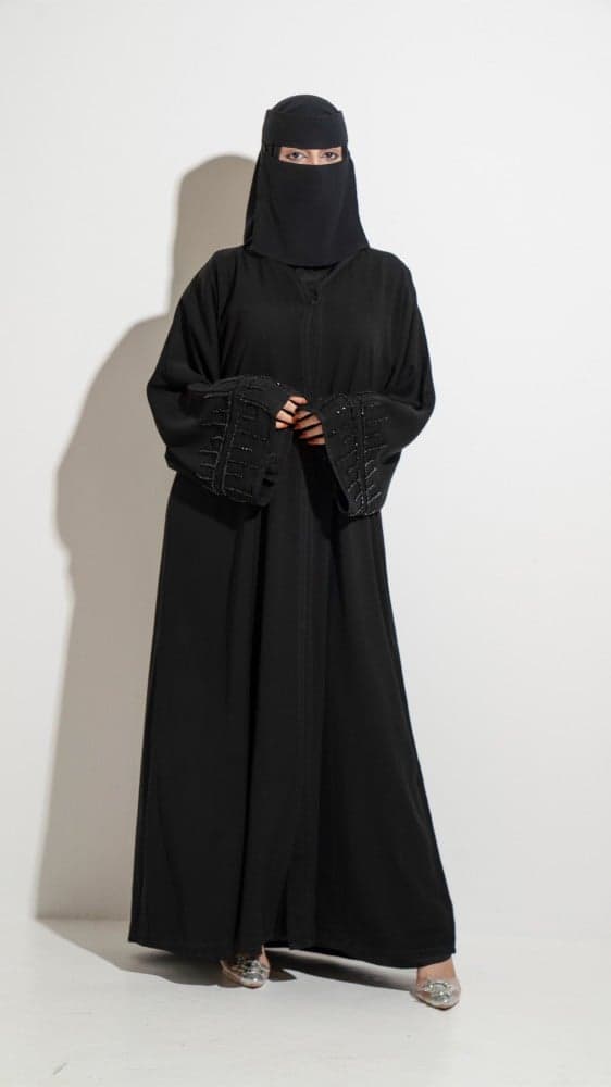 عباية بأكمام شك