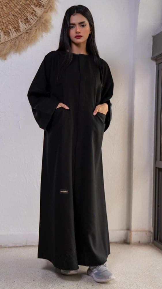 عباية بجيوب من الأمام