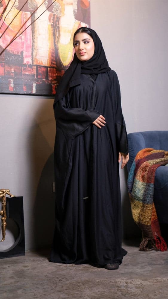 عباية بشت بقصة اكمام مميزة