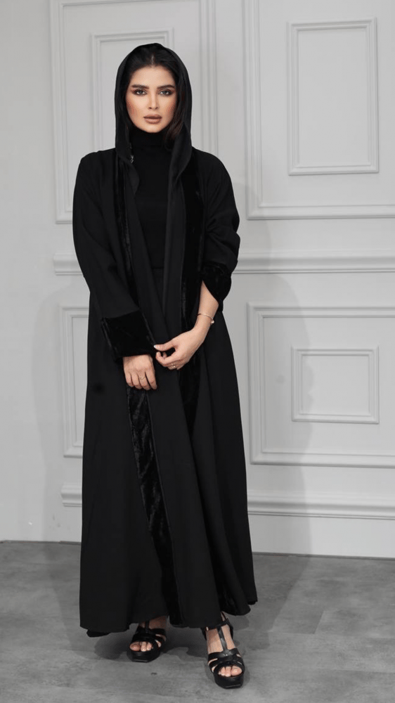 عباية شتوية مفتوحة مزينه بقطيف