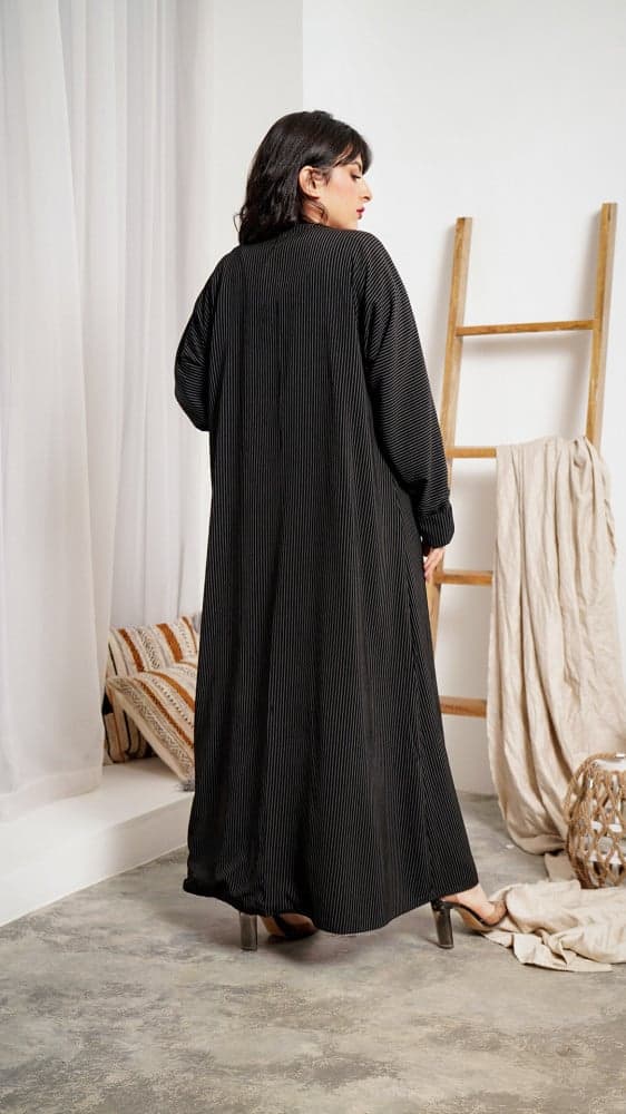 عباية اسود وجهين سادة ومقلمة