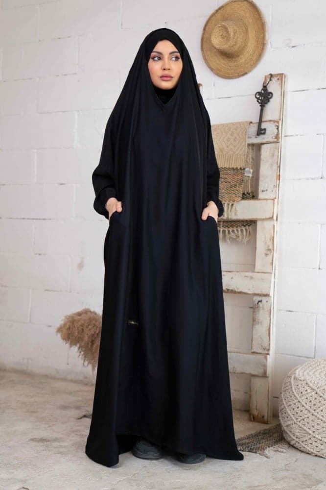 عباية رأس كم مطاط وجيوب امامية بربطة راس ثابتة