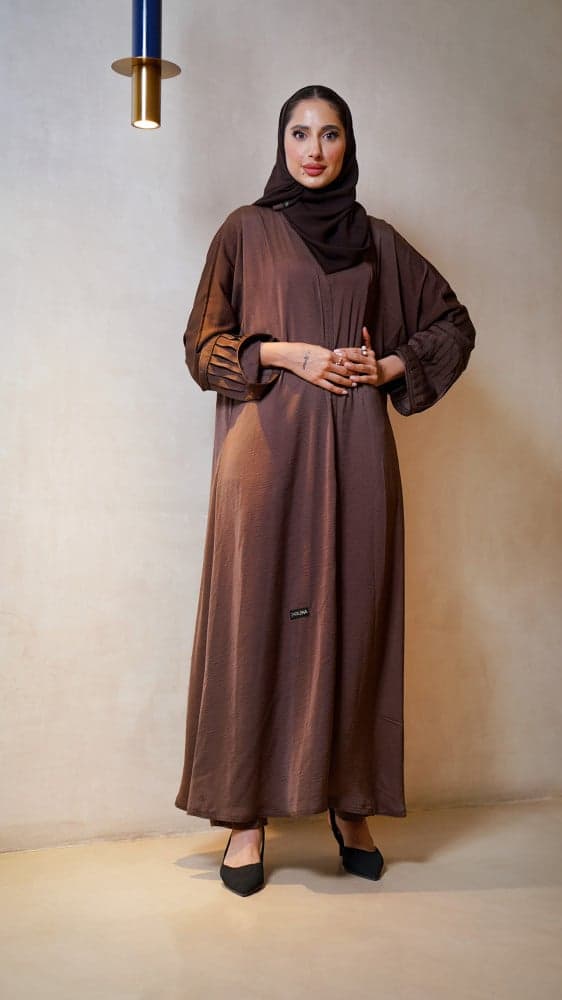 عباية بني مع بنطلون