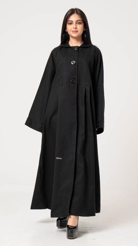 عباية بأزرار فخمة