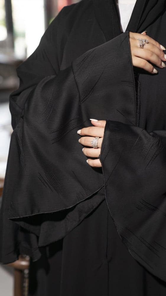 عباية باكمام كلوش