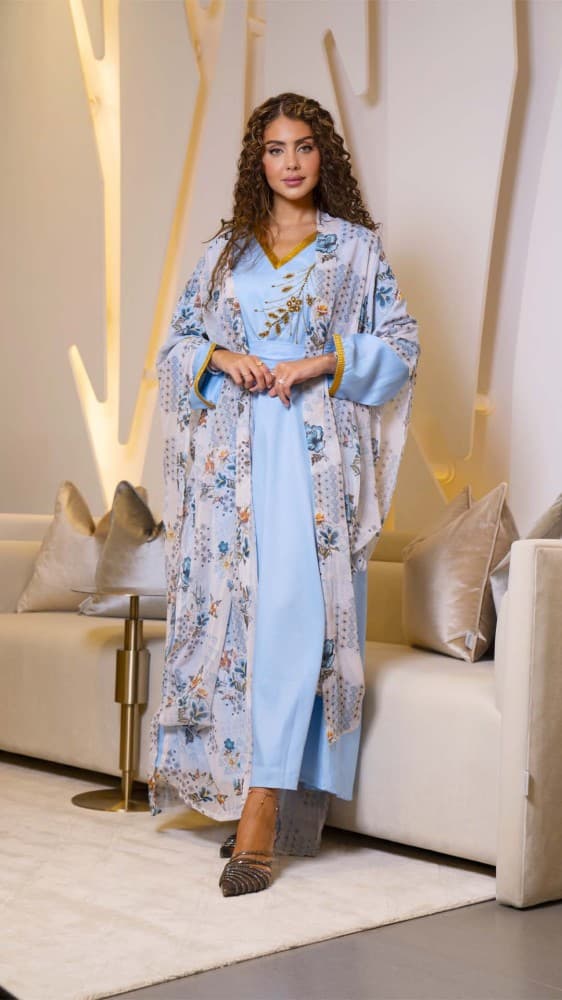 جلابية قطعتين بلون سماوي مع حزام ع الخصر