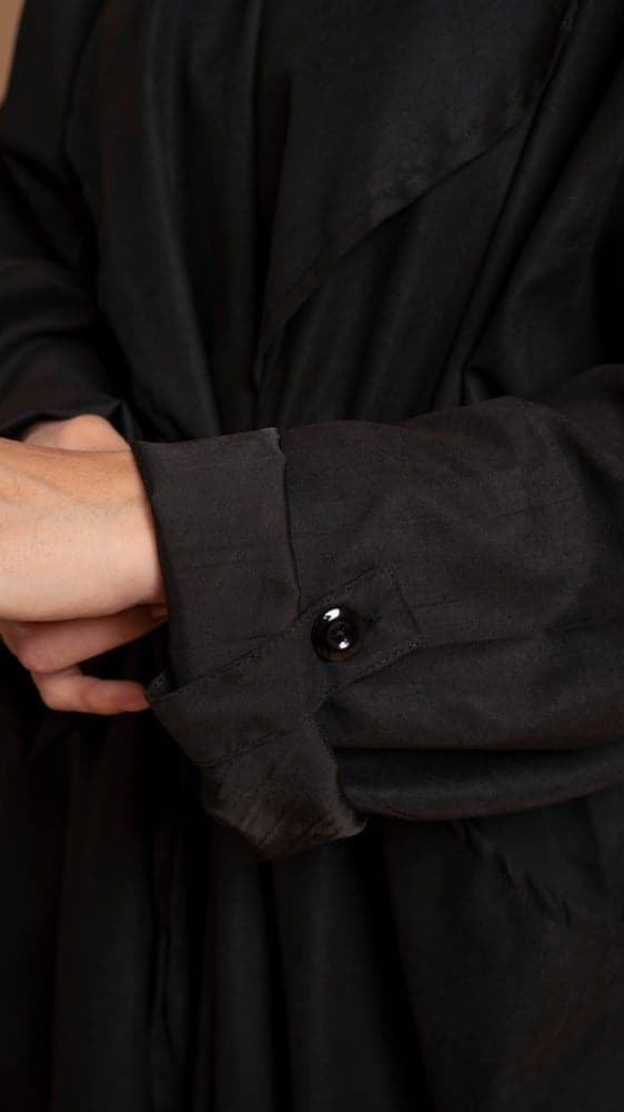 عباية بجيوب وربطه زم على الخصر