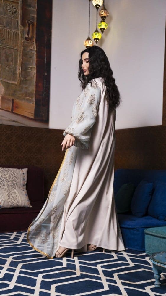 جلابية مفتوحة بقصة مشبوكة