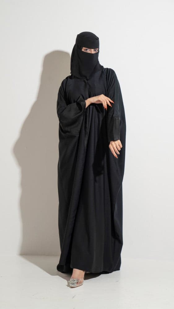 عباية بشت بقصة اكمام مميزة