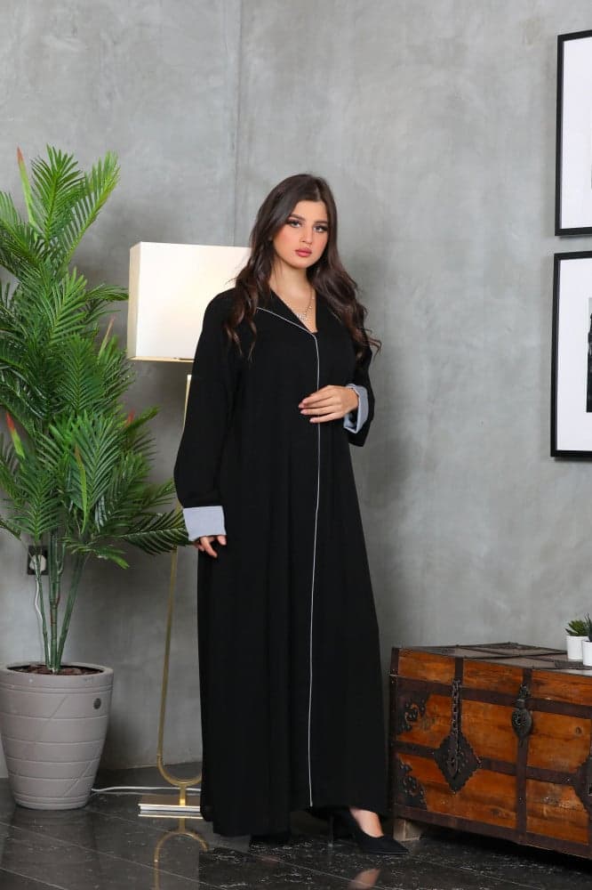 عبايه رسمية بكم فضي