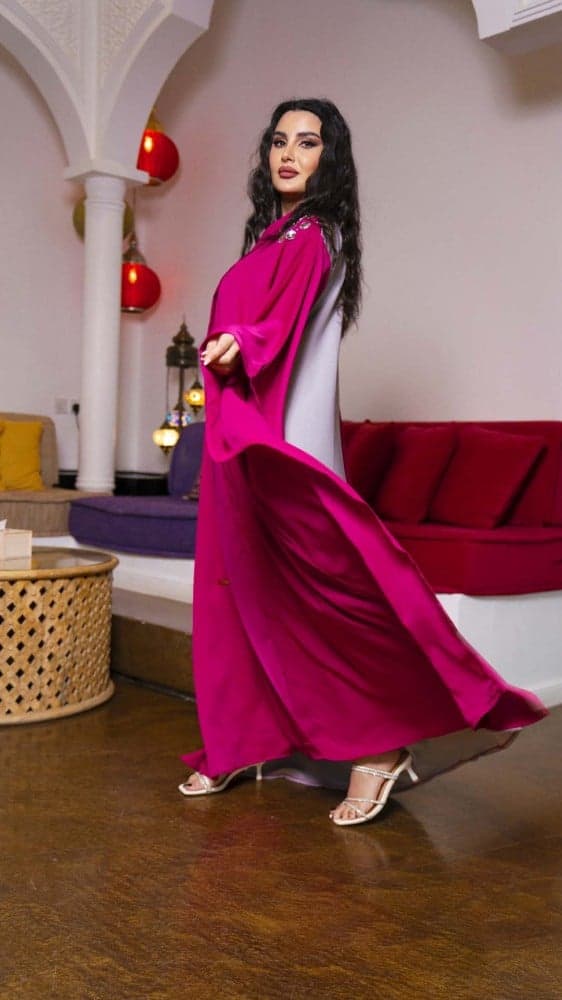 جلابية بلون وردي غامق