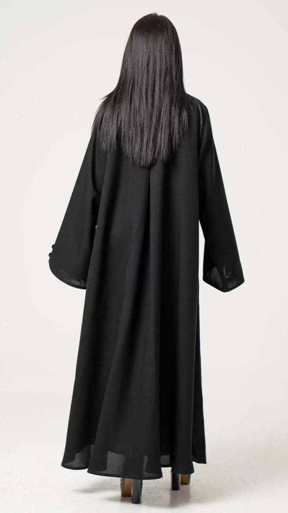 عباية مقفلة بياقه