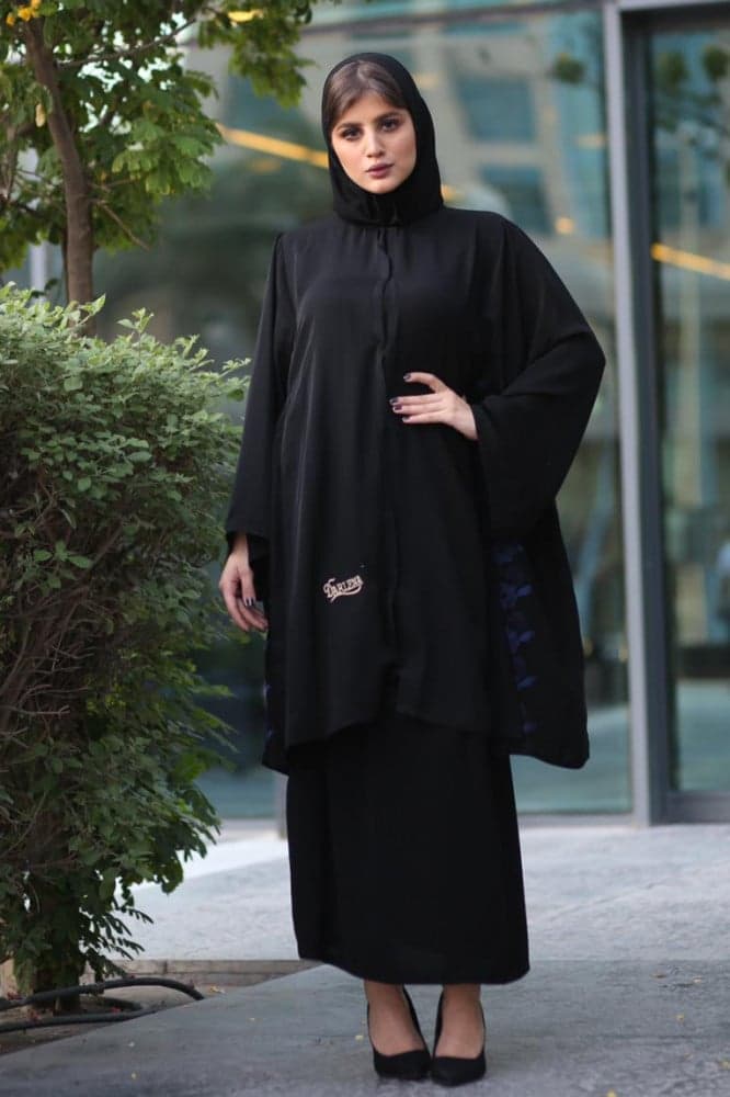 عبايه قطعتين منفصلة مطرزه