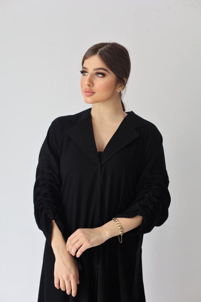 عباية بشريط سحب على الاكمام