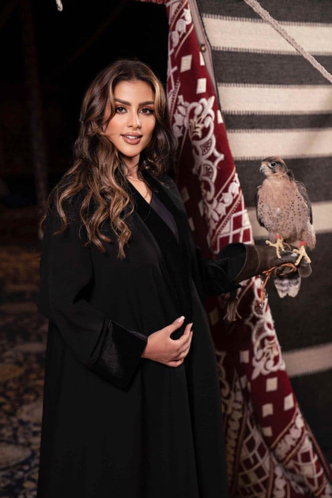 عباية شتوية مفتوحة مزينه بقطيف