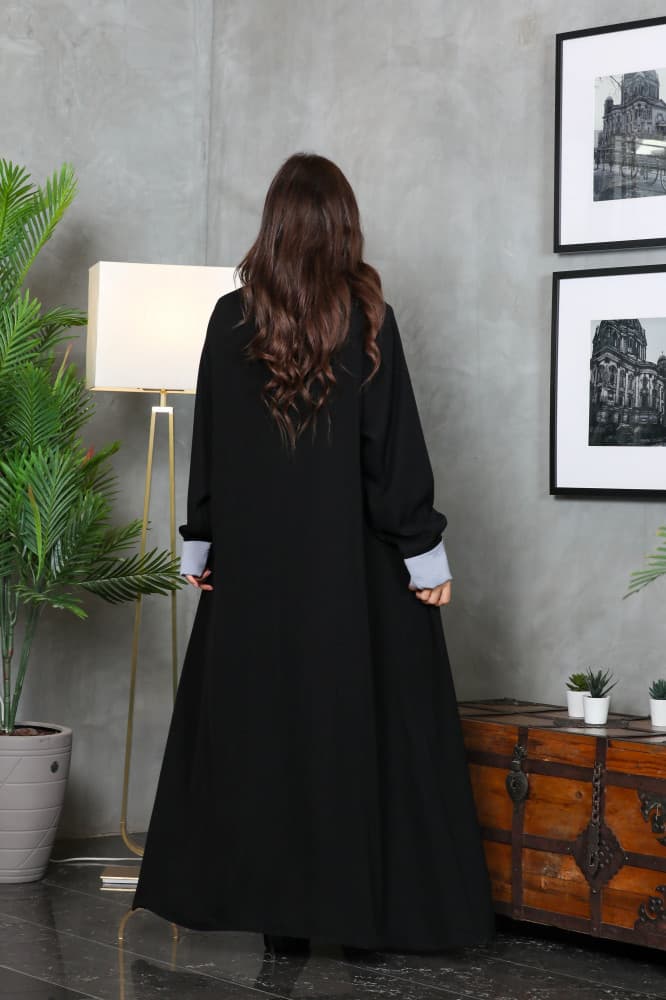 عبايه رسمية بكم فضي