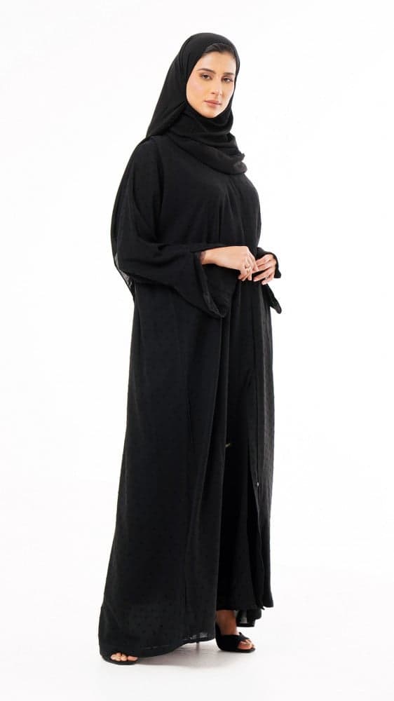 عباية بخامة منقطه واكمام تل زم