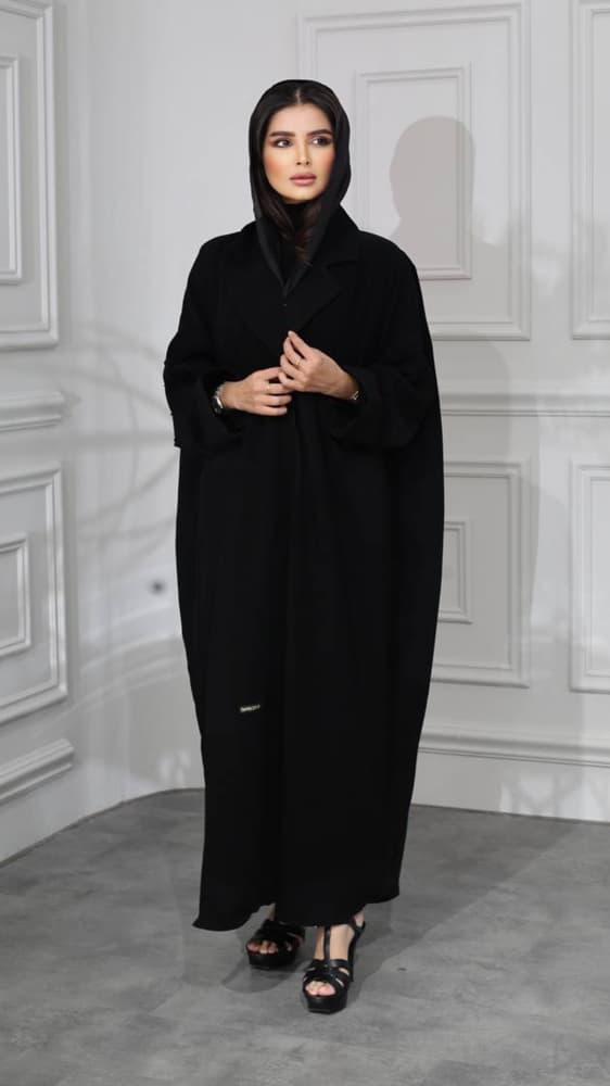 عباية بياقة رسمية باكمام معينات