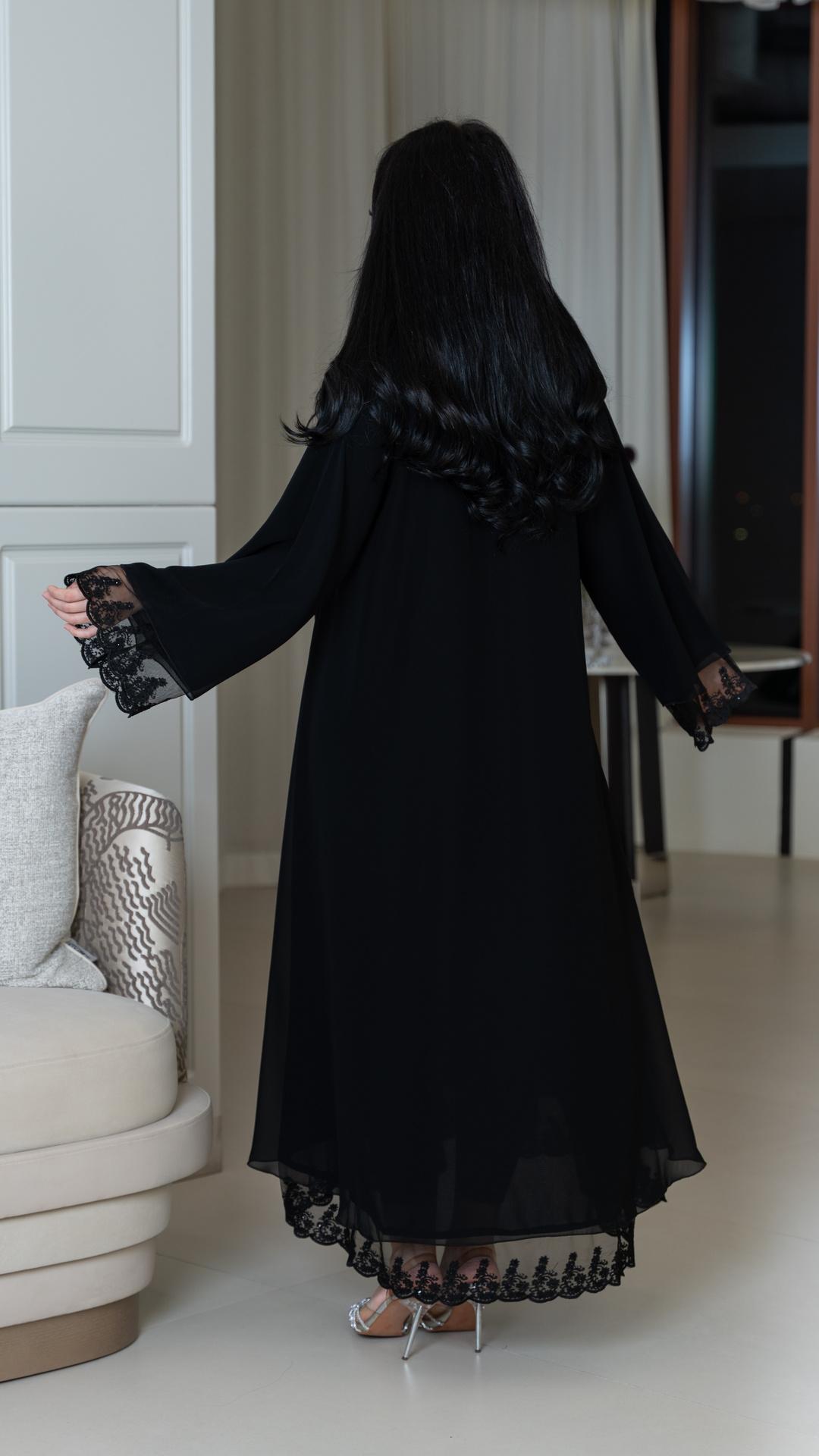 عباية مزينه بكرستال