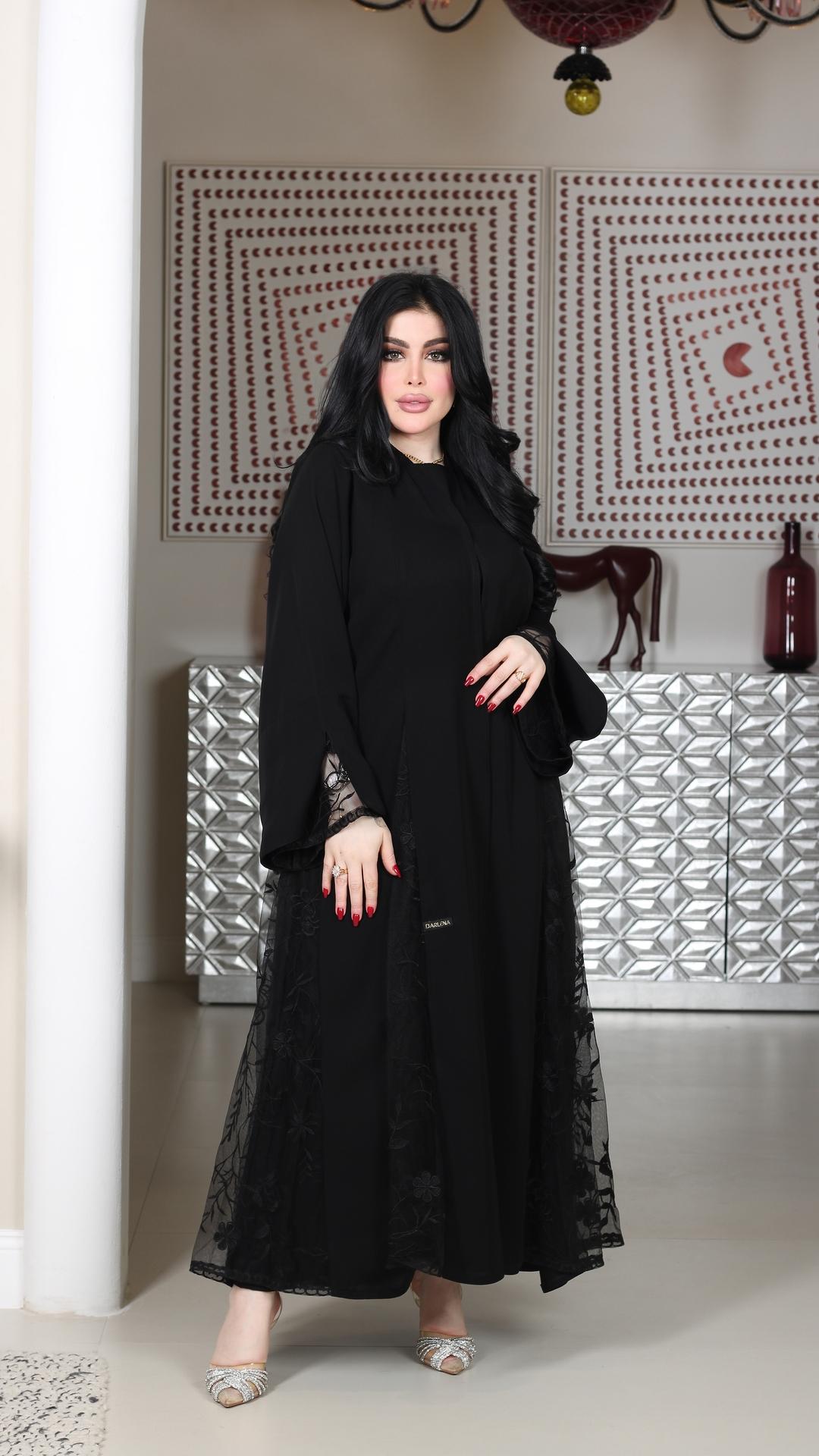 عباية كلوش بقصات دانتيل